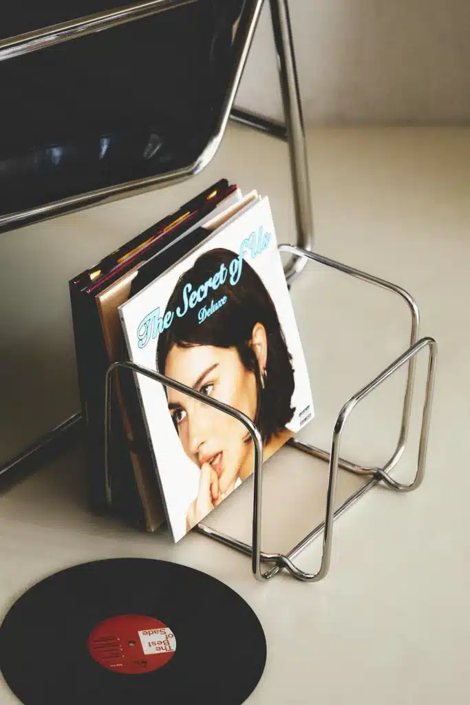 imgi_32_48312049808-a1